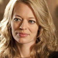 Jeri Ryan To Guest Star On Arrow Next Season